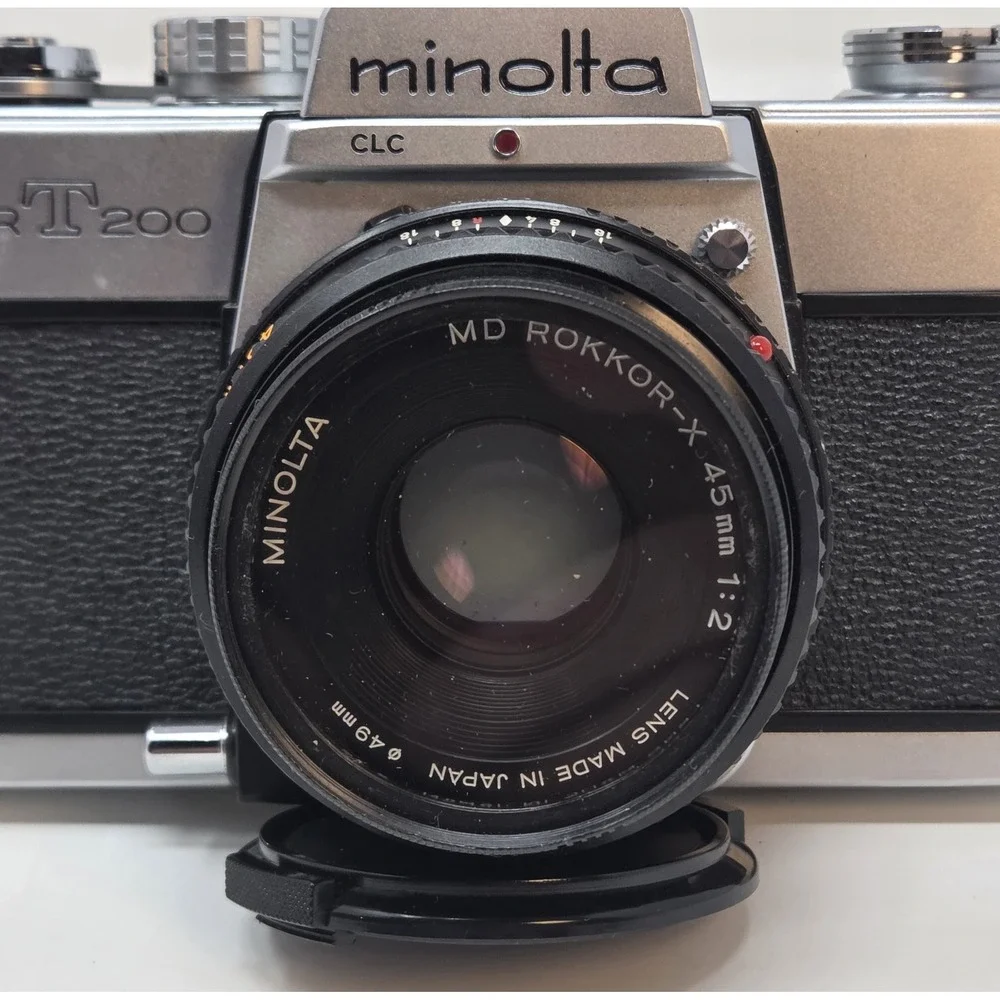 Minolta SRT 200 35mm Film Camera w/ MD Rokkor-X 50mm Lens + Flash, Manuals, Case